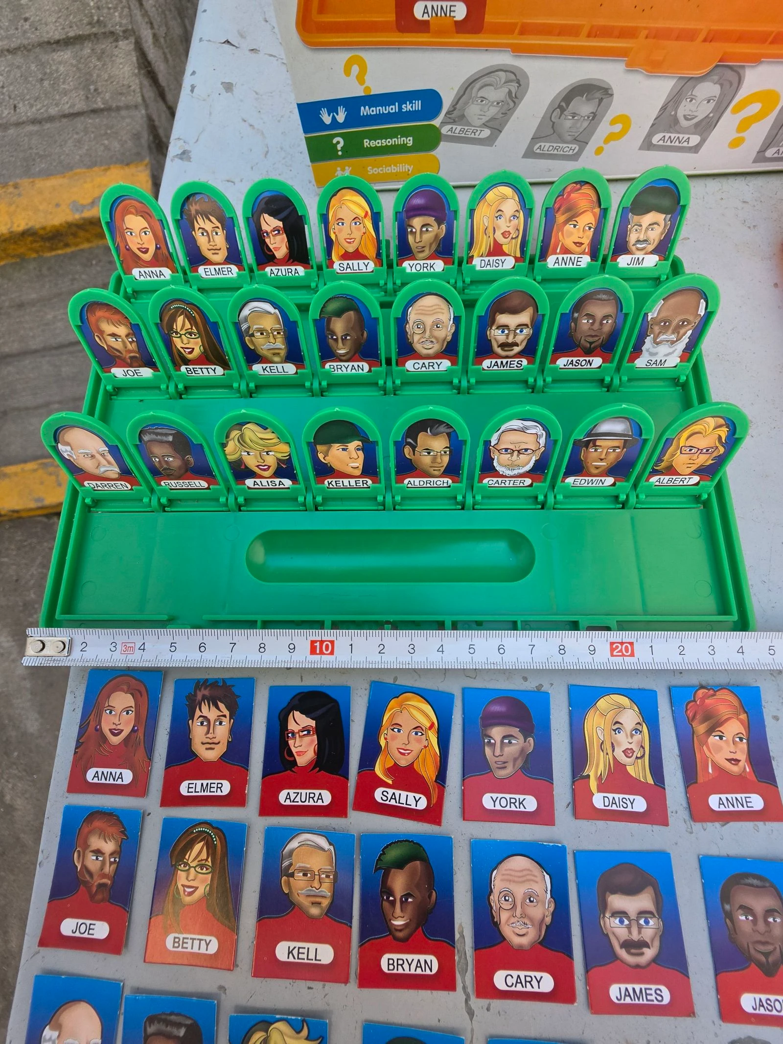 Jeu « Identikit », Qui est qui ? – photo 8
